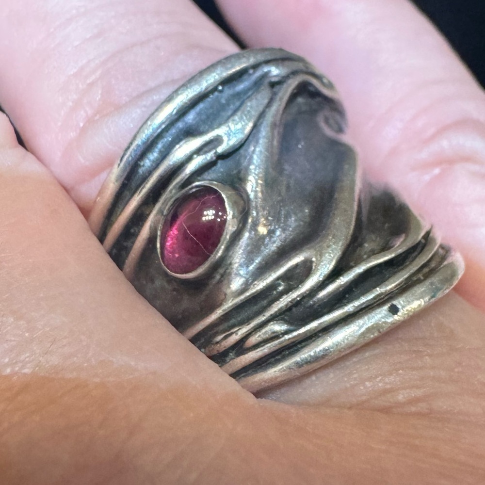 Sterling silver ring with natural Ruby accent stone size 8 1/2